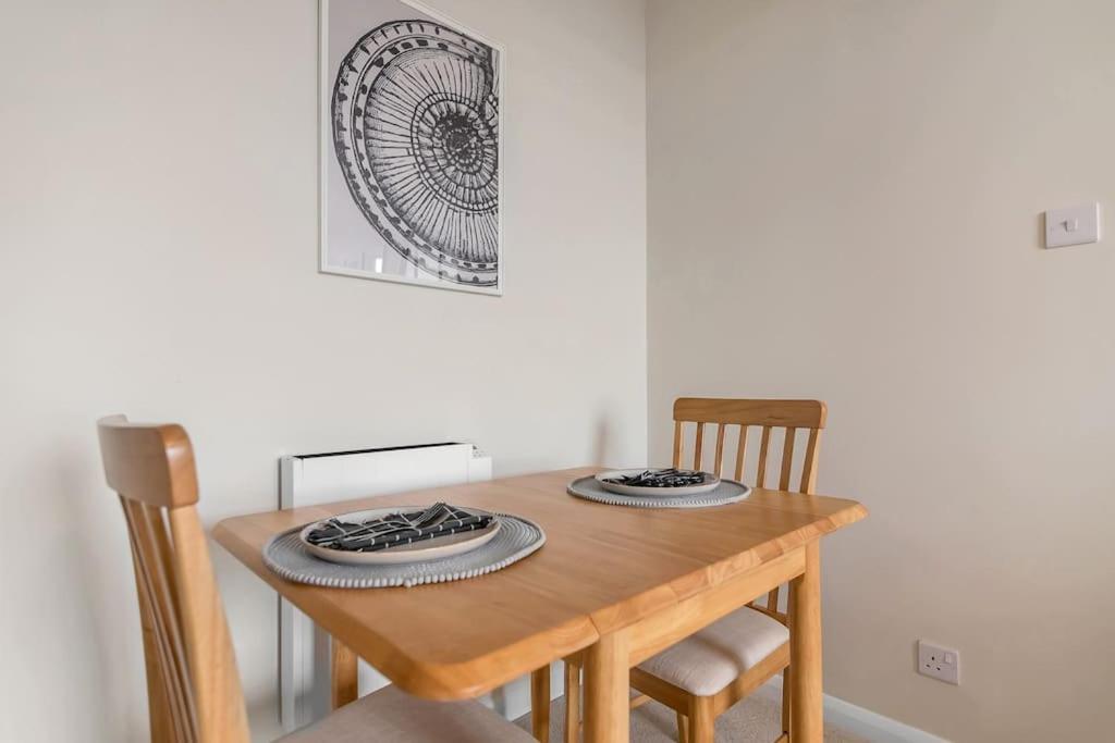 Apartment 1-bed Seaside With Parking